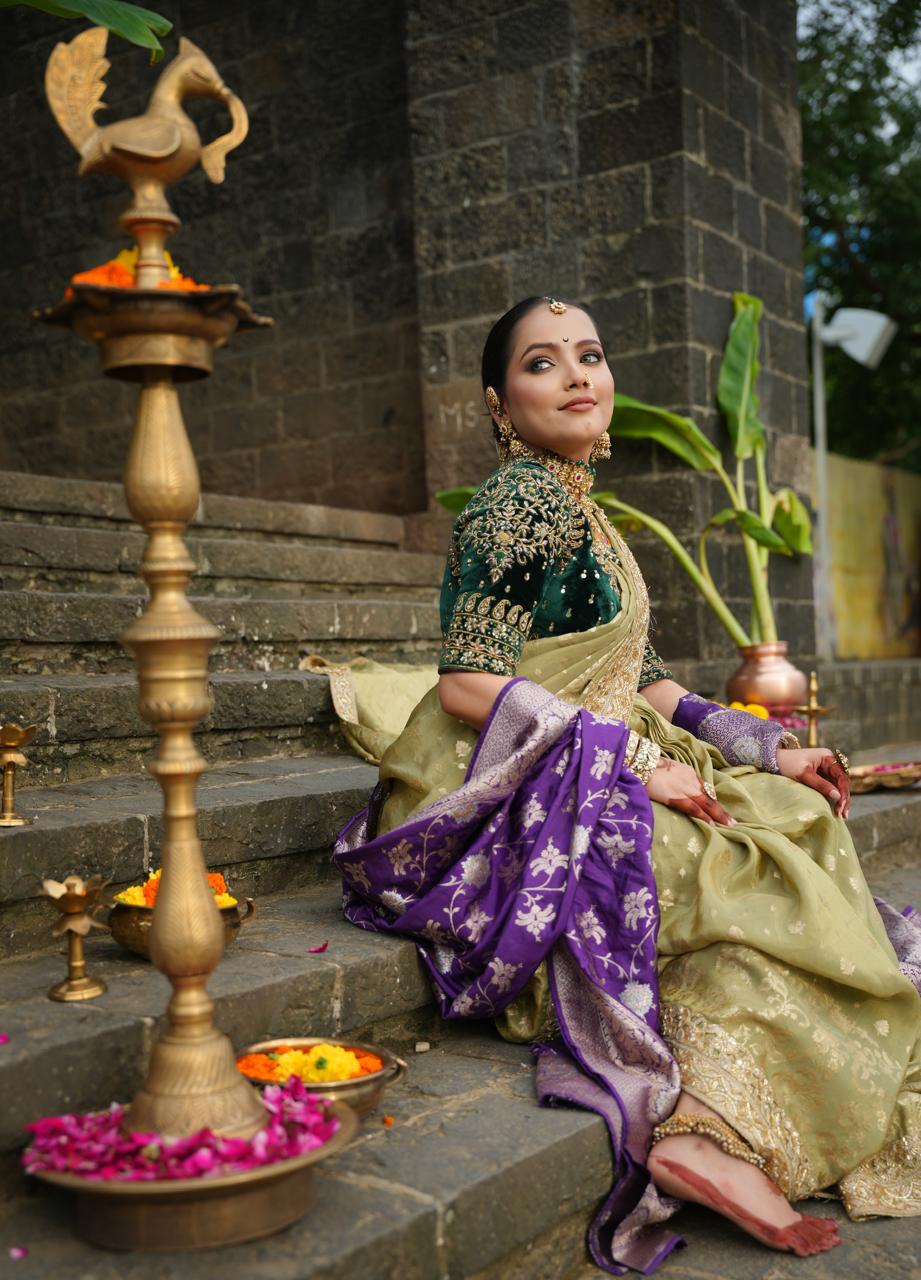 Heritage Marathi Khopa Bride by Runali Salkar